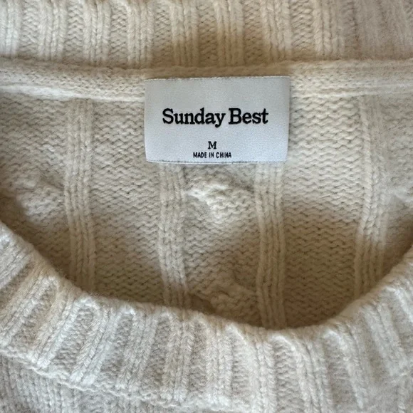 Aritzia Sunday Best Peggy Cropped Cable-knit Sweater. Size Medium - Picture 7 of 10